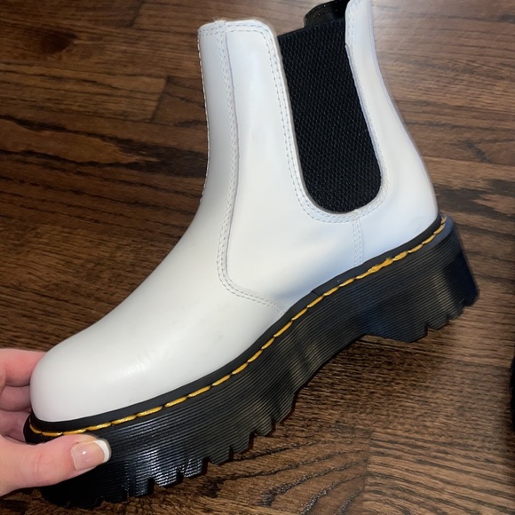 2976 SMOOTH LEATHER PLATFORM CHELSEA BOOTS - Picture 3 of 8